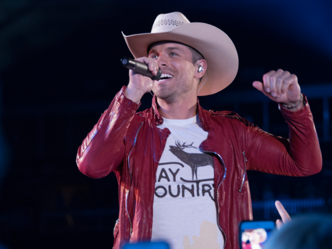 Dustin Lynch at Coca-Cola Roxy