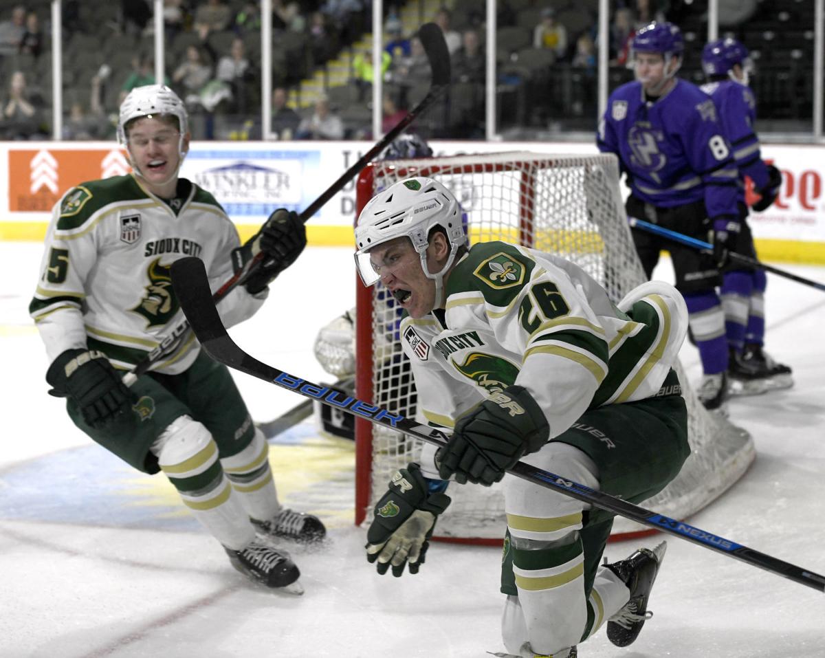 Omaha Lancers vs. Sioux City Musketeers at Ralston Arena