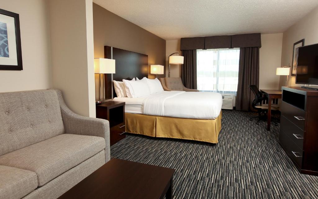 Holiday Inn Express & Suites Omaha South, Ralston Arena
